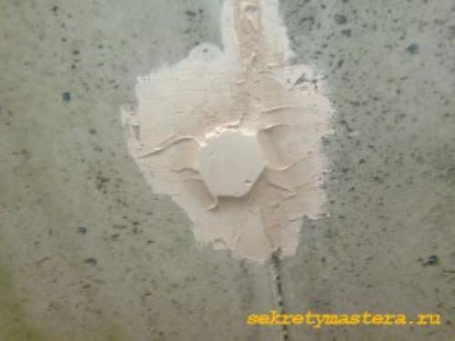 Как выровнять потолок ротбандом. Установка маяков