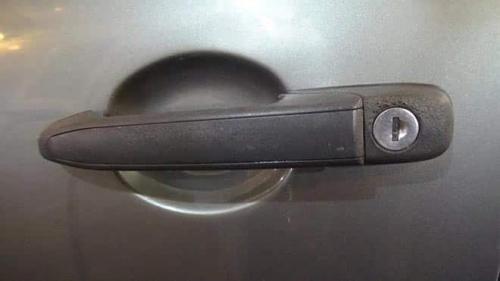 Замена наружней ручки двери гранта. Как правильно выполнить замену ручки на задней двери в Ладе Гранте