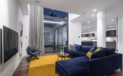 Дизайн маленькой гостинной 2021. Правильно или красиво