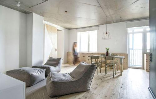 Бюджетный дизайн однокомнатной квартиры. Ищем и выбираем недорогие строительные материалы для ремонта