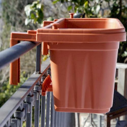 Ящик на балкон своими руками: пошаговая инструкция для начинающих 01 Ящик на балкон своими руками: пошаговая инструкция для начинающих 01