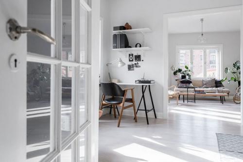 Белый интерьер маленькой квартиры. Шикарный интерьер квартиры в белом цвете