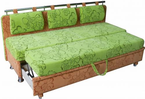 Функциональность и стиль: скамья на балкон с ящиком для хранения 11