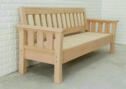 Функциональность и стиль: скамья на балкон с ящиком для хранения 02