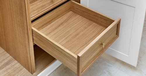 Как добавить дополнительные функции, например, отсеки или ящики. Как сделать ящики внутри шкафа и встроить их своими руками в готовую мебель