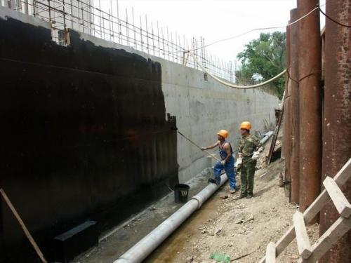 Толщина обмазочной гидроизоляции. Битумная мастика для гидроизоляции фундамента (обмазочная) — вся правда о расходе