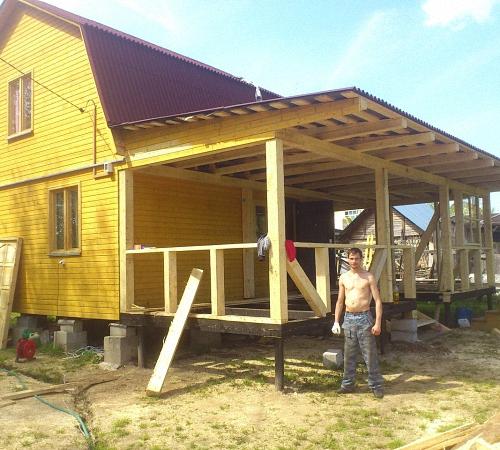 Примыкание крыши веранды к дому. Разновидности крыш и кровель