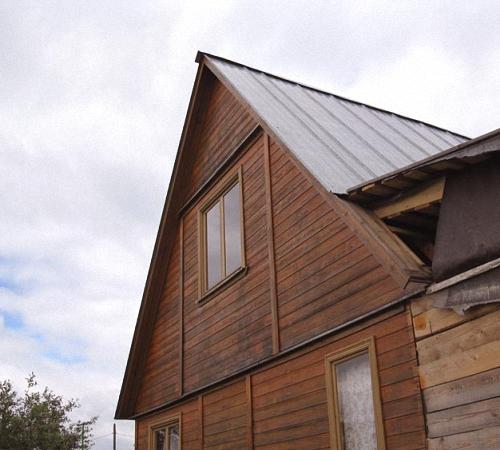 Примыкание крыши веранды к дому. Разновидности крыш и кровель