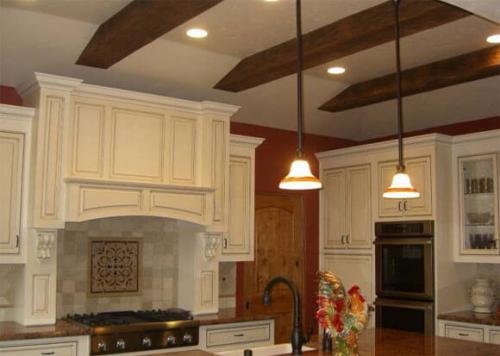 Как выровнять бревно для потолка. Как подтянуть балки потолка в частном доме самому? Провис потолок в доме? Не проблема! 08