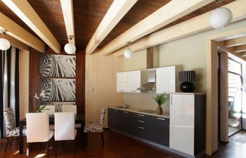 Как выровнять бревно для потолка. Как подтянуть балки потолка в частном доме самому? Провис потолок в доме? Не проблема! 09