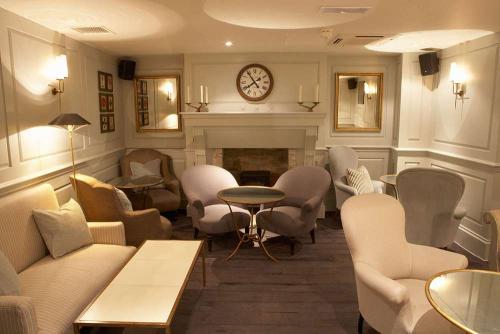 Бежевый цвет стен. Бежевый цвет и его сочетания в интерьере