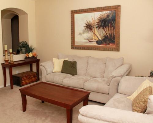 Бежевый цвет в интерьере гостиной. Сочетание бежевого в интерьере гостиной