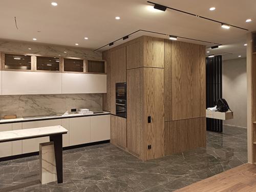 Стеновые панели в интерьере кухни: как преобразить пространство 15