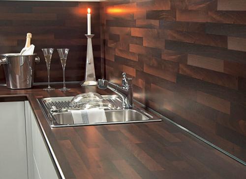 Практичный и стильный фартук для кухни из пластика 02