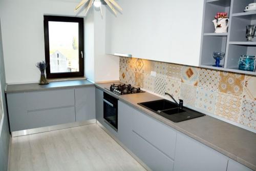 Кухня в бело-серых тонах. Серая кухня (+77 фото): с деревом, белым или черным? Рассказываем, как ее оформить в 2021-2022 году