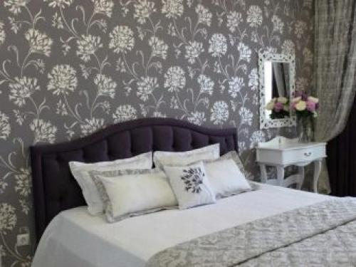 Серые стены в интерьере 18