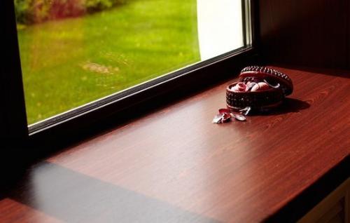 Замена подоконника на деревянный. Порядок изготовления и классификация