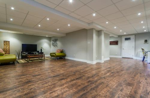 Тёмно-серый пол, какие стены. Подбор цвета пола в квартире