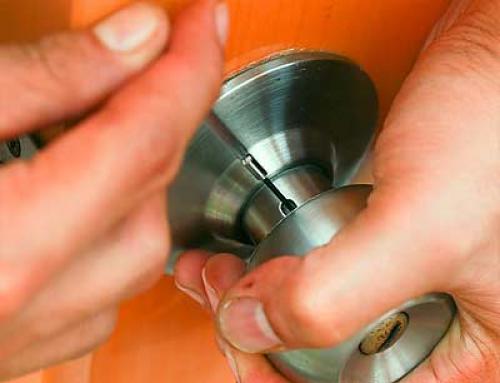 Как починить дверную ручку кноб. Как самостоятельно разобрать круглую дверную ручку межкомнатной двери
