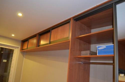 Антресоль в коридоре. Антресоли в прихожей: наличие 101 фото обустройства вместительной и красивой мебели