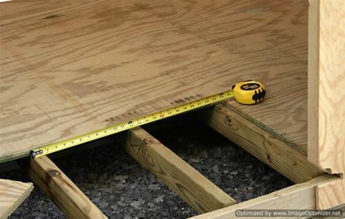 Черновой пол в кирпичном доме.