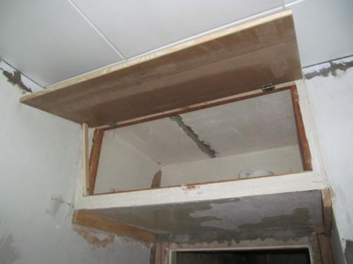 Как сделать антресоль над дверью своими руками. Как сделать антресоль в коридоре своими руками в хрущёвке.