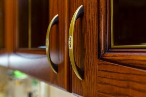 Антресоль в прихожей под потолком своими руками. Антресоль своими руками 04