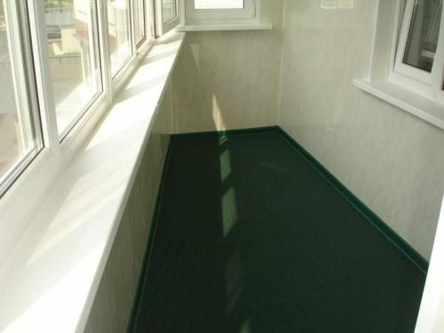 Что постелить на пол на холодном балконе. Пол на балконе: из чего лучше и дешевле сделать своими руками? Все о подготовке и монтаже основания для открытого или застекленного балкона