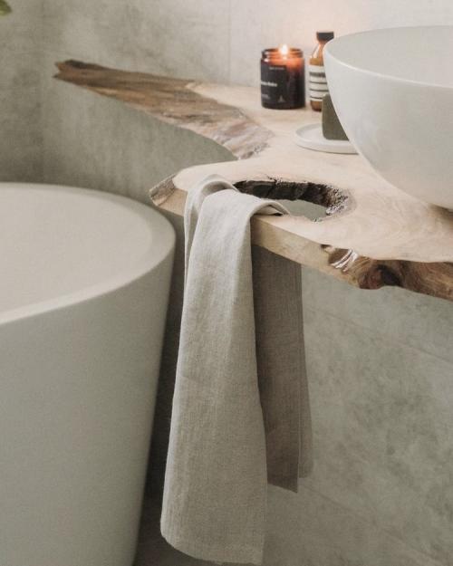 Когда открывать продухи в деревянном доме. Каким образом регулируется влажность в деревянных домах?