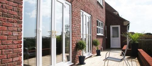 Основные этапы установки пластиковых окон на лоджию. Разновидности пластиковых конструкций для лоджий и балконов 22 Основные этапы установки пластиковых окон на лоджию. Разновидности пластиковых конструкций для лоджий и балконов 22