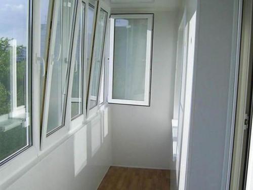Стоит ли остеклять балкон алюминевым профилем. Какие балконы лучше — пластиковые или алюминиевые
