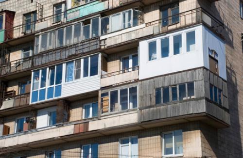 Можно ли застеклить балкон в 2023 году. Все новости »