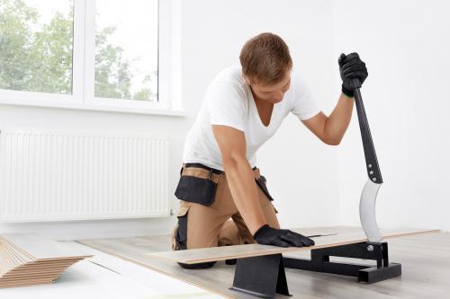 Как правильно измерить и разрезать виниловый ламинат. Инструменты для резки SPC