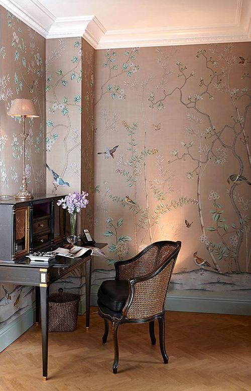 Обои с цветами на стену. Обои с мелкими и крупными цветами в интерьере 19