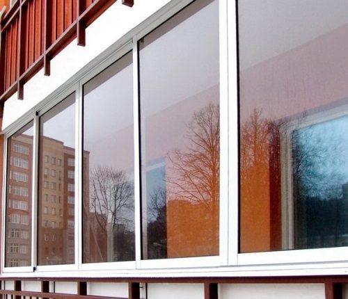 Как остекляют балкон. Нужно ли остекление?