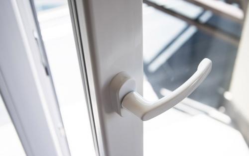 После ремонта потеют окна. Почему потеют пластиковые окна в доме : несовершенства и дефекты конструкций