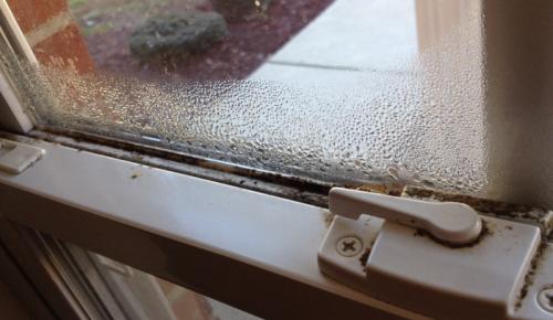 Потеют пластиковые окна в неотапливаемом помещении. Почему потеют окна – причины и их устранение