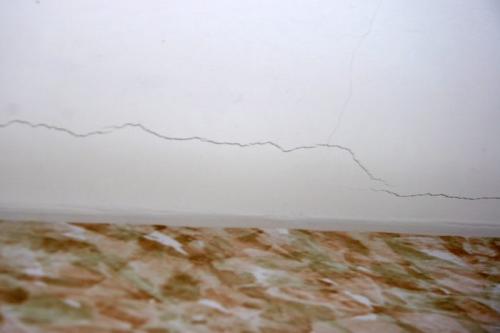 Ремонт потолка из гипсокартона после затопления. Причины появления трещин на потолке из гипсокартона