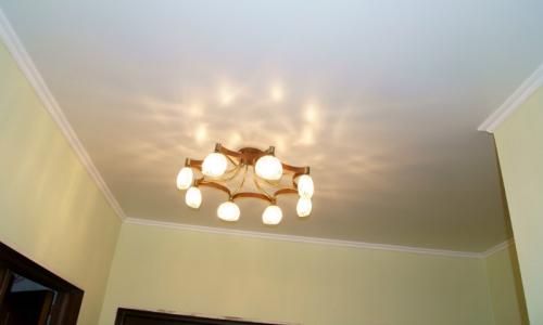 Промок потолок из гипсокартона. Что будет с потолком из гипсокартона если его зальют сверху