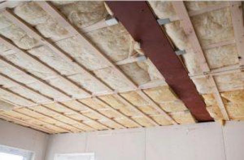 Потолок из гипсокартона на деревянном каркасе. Гипсокартон на потолок в деревянном доме (27 фото): как правильно крепить, монтаж без каркаса, как сделать обшивку по балкам, видео