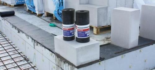 Гидроизоляция между цоколем и блоком. Гидроизоляция между фундаментом и кладкой