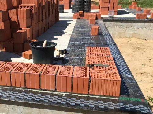 Гидроизоляция между цоколем и блоком. Гидроизоляция между фундаментом и кладкой