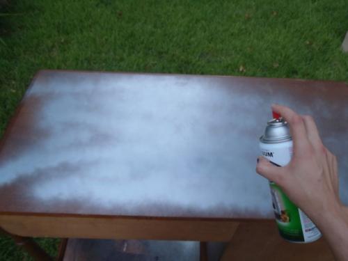 Как можно создать роспись стен с помощью красок для аэрозольной бутылки. 5 вариантов обновления интерьера аэрозольными красками