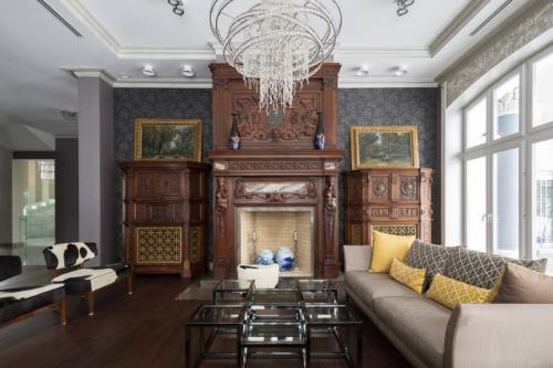 Камин в интерьере гостиной. Выбираем модель: популярные варианты по типу установки 26