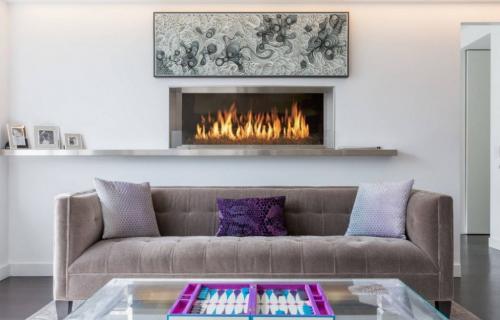 Интерьер с камином и телевизором в обычной квартире. Электрокамин с телевизором в интерьере: топ идей