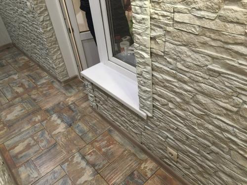 Стены на балконе из чего сделать лучше. Материал для отделки балкона: что лучше выбрать и как отделать самостоятельно