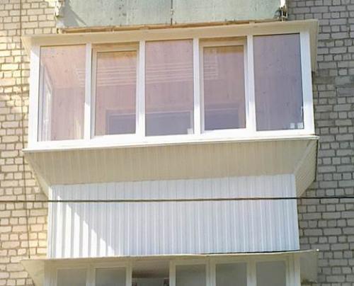 Какой балкон лучше сделать в хрущевке. Особенности выносных конструкций