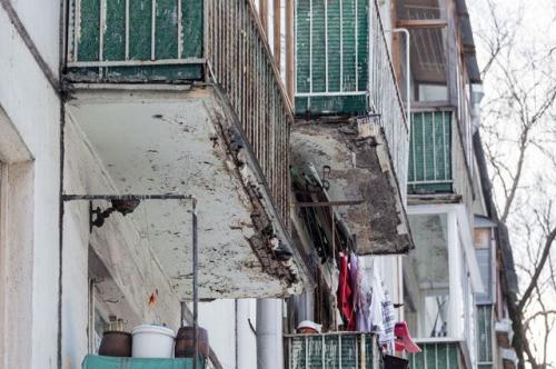 Какой балкон лучше сделать в хрущевке. Особенности выносных конструкций