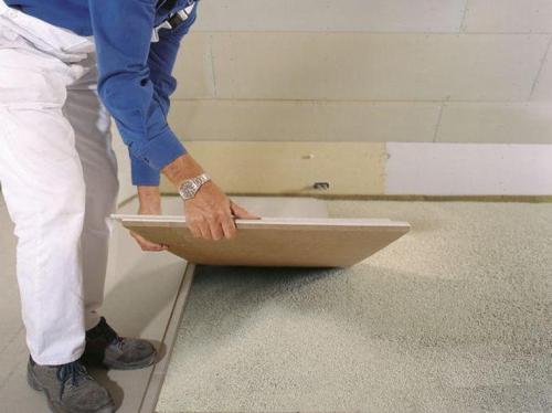 Как поднять полы в квартире просто и дешево. Почему стоит выбрать сухую стяжку