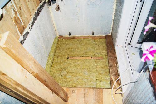 Как поднять пол на балконе под плитку. Как можно поднять пол на балконе
